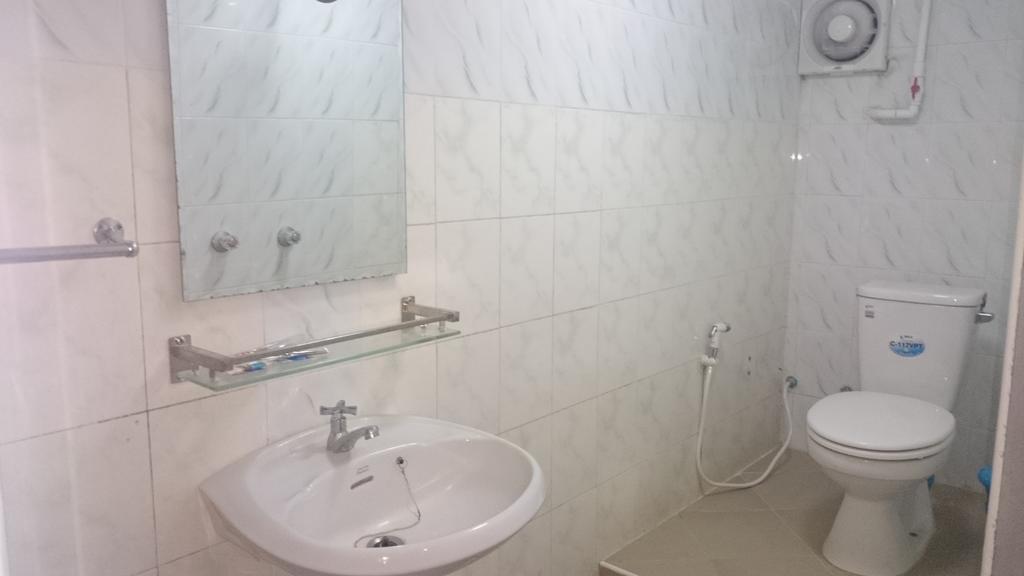 Silver Moon Hotel Γιανγκόν Εξωτερικό φωτογραφία