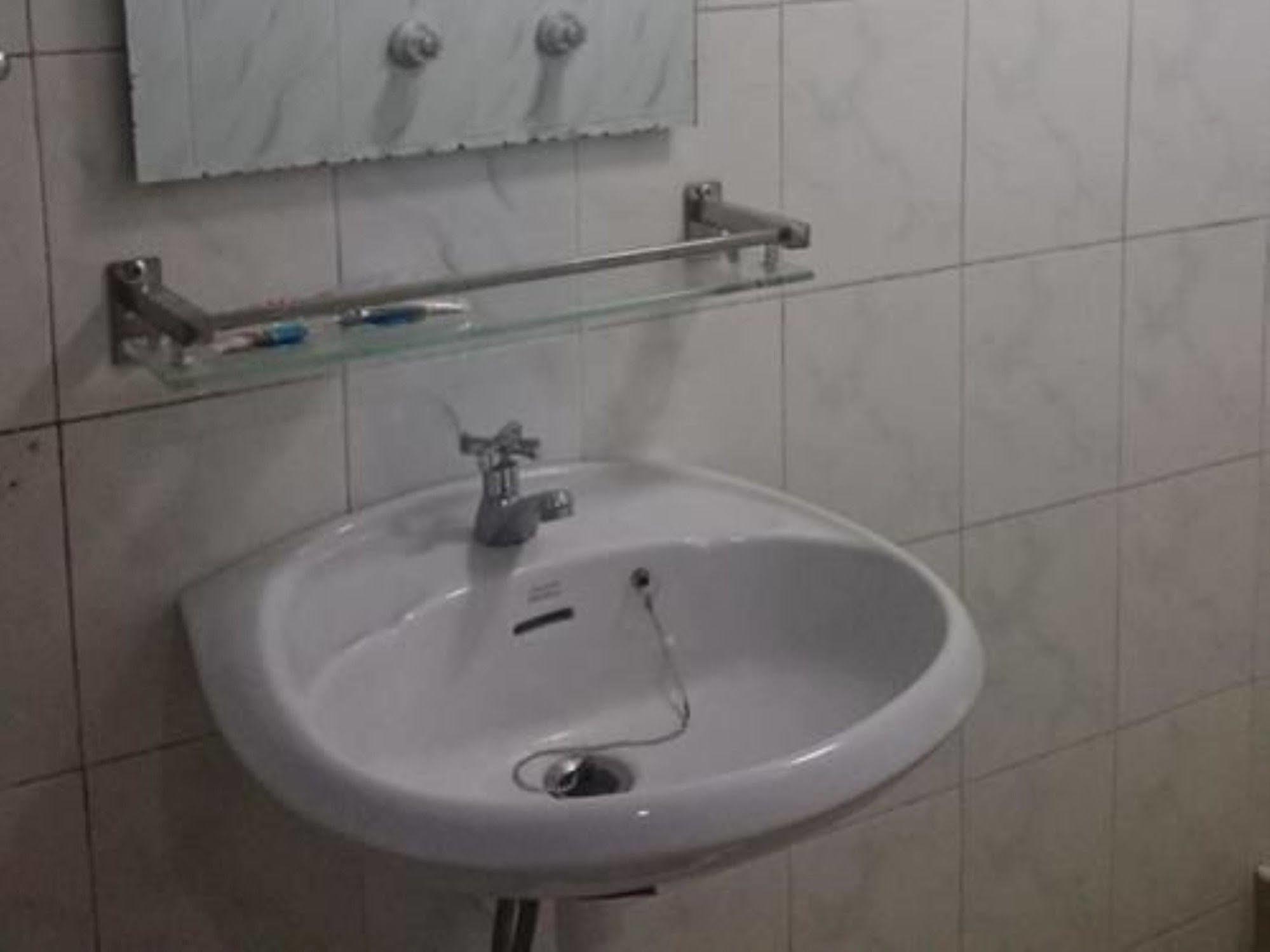 Silver Moon Hotel Γιανγκόν Εξωτερικό φωτογραφία
