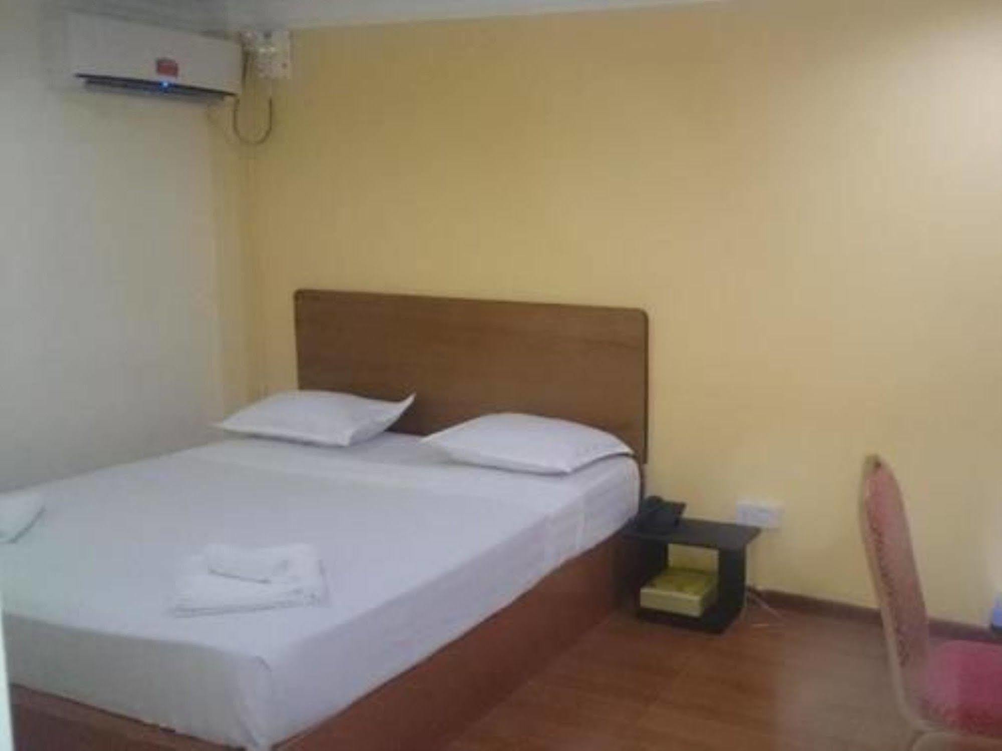 Silver Moon Hotel Γιανγκόν Εξωτερικό φωτογραφία