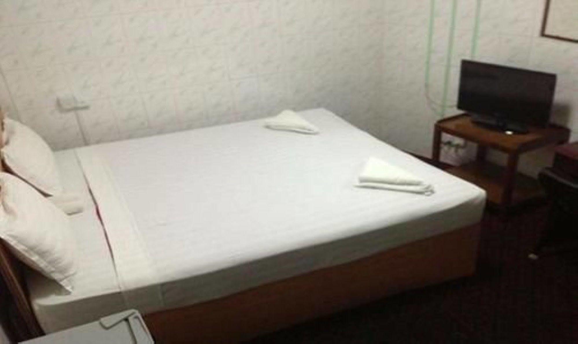 Silver Moon Hotel Γιανγκόν Εξωτερικό φωτογραφία