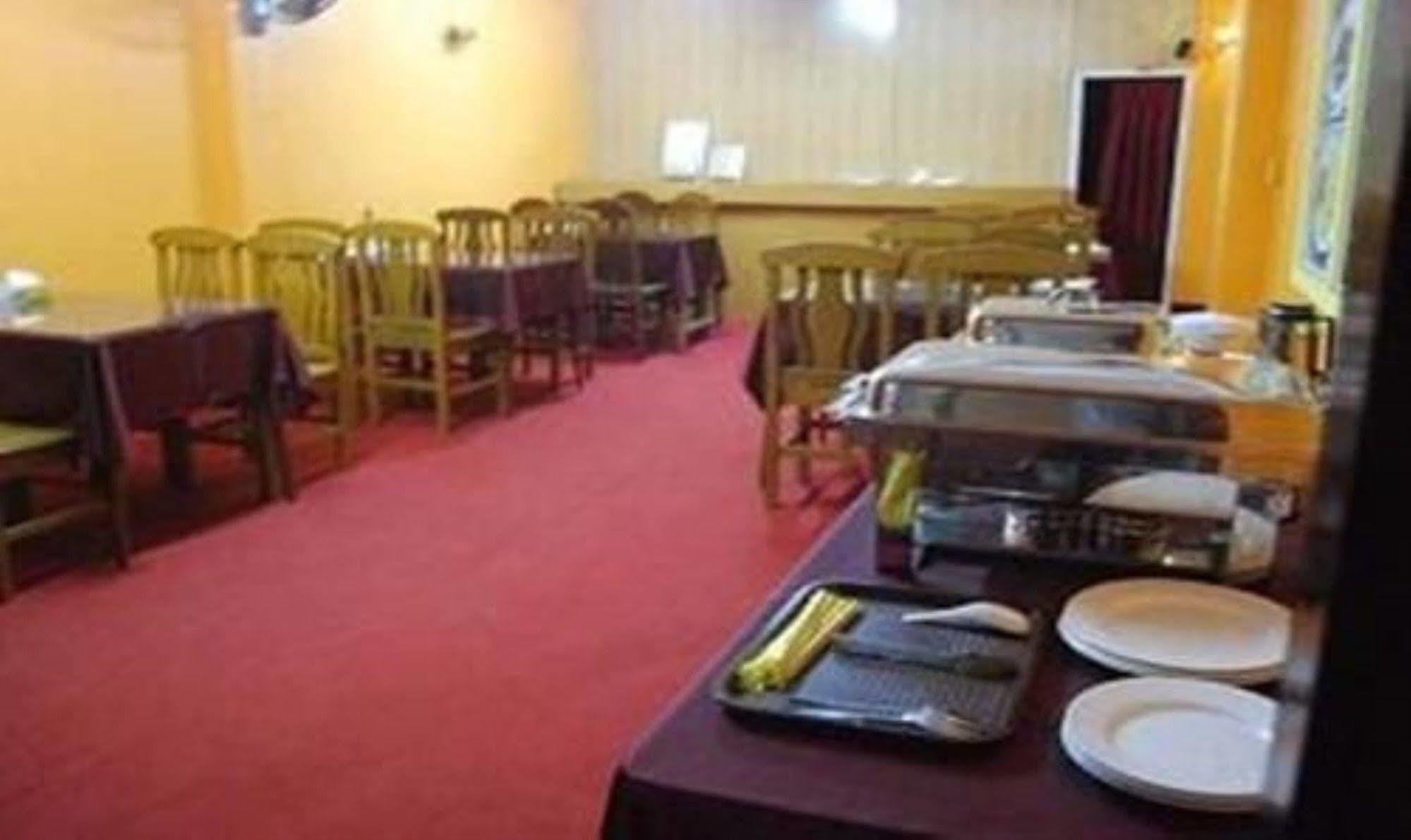 Silver Moon Hotel Γιανγκόν Εξωτερικό φωτογραφία