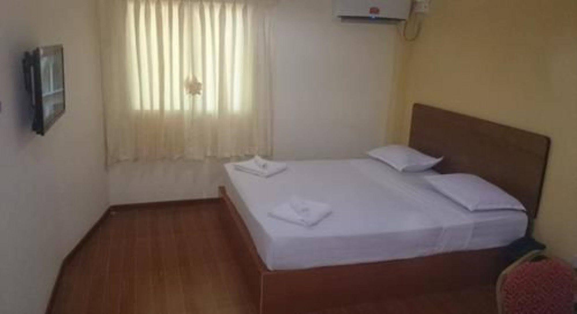 Silver Moon Hotel Γιανγκόν Εξωτερικό φωτογραφία